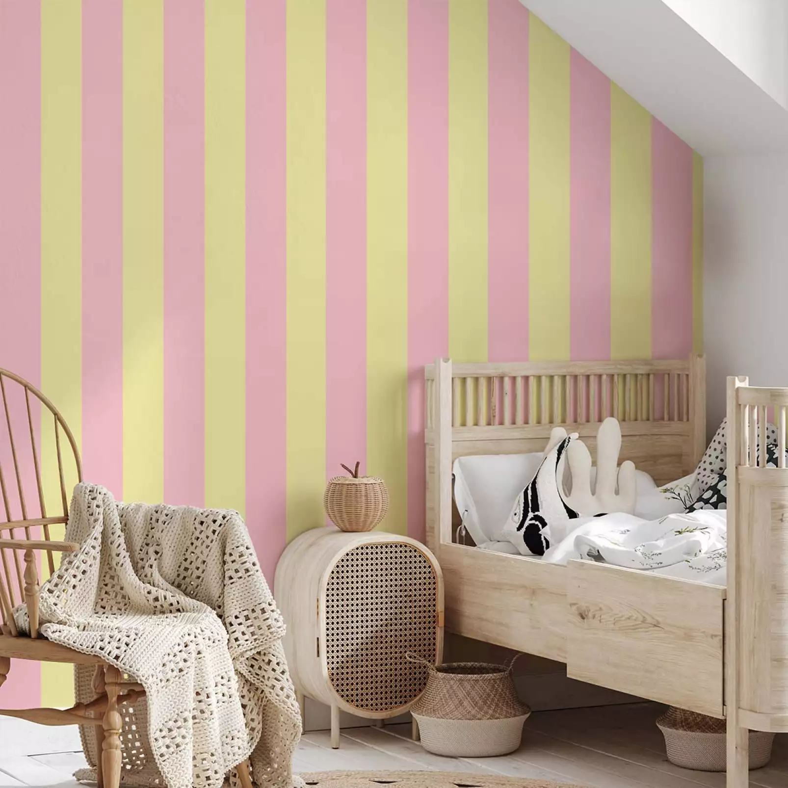 tapisserie-murale-rayures-jaunes
